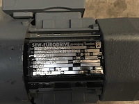 Sew-eurodrive - r32 dt71d4bmg/z - tandwielmotor - afbeelding 5 van  5