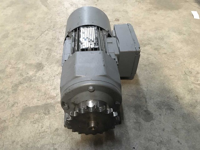 Sew-eurodrive - r32 dt71d4bmg/z - tandwielmotor - afbeelding 5 van  5