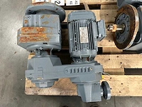 Sew-eurodrive - rf77 vu11/h drn90l4 - 2x variabele gearmotor 1,5 kw - afbeelding 7 van  8