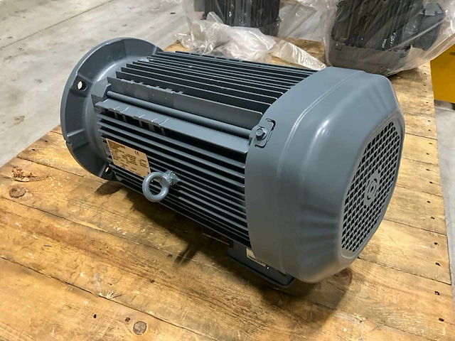 Sew-eurodrive drn132s6/ff 2,2kw elektromotor - afbeelding 1 van  5
