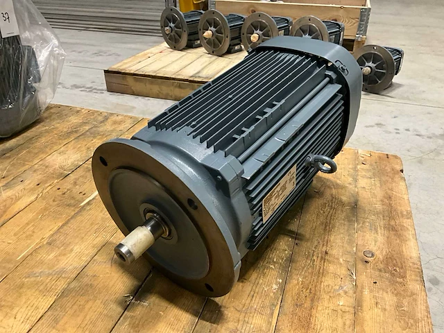 Sew-eurodrive drn132s6/ff 2,2kw elektromotor - afbeelding 2 van  5