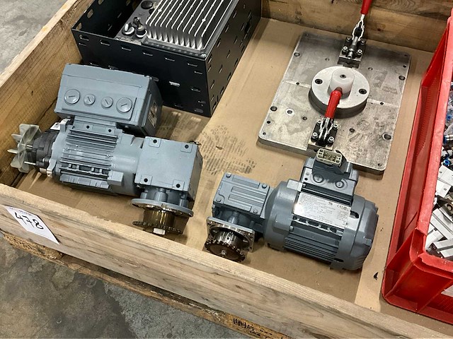 Sew-eurodrive elektromotor en divers (2x) - afbeelding 2 van  8