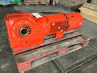 Sew eurodrive elektromotor met vertragingskast - afbeelding 1 van  7