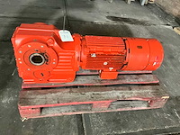 Sew eurodrive elektromotor met vertragingskast - afbeelding 2 van  7