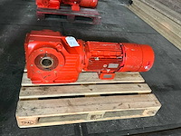 Sew eurodrive elektromotor met vertragingskast - afbeelding 2 van  8