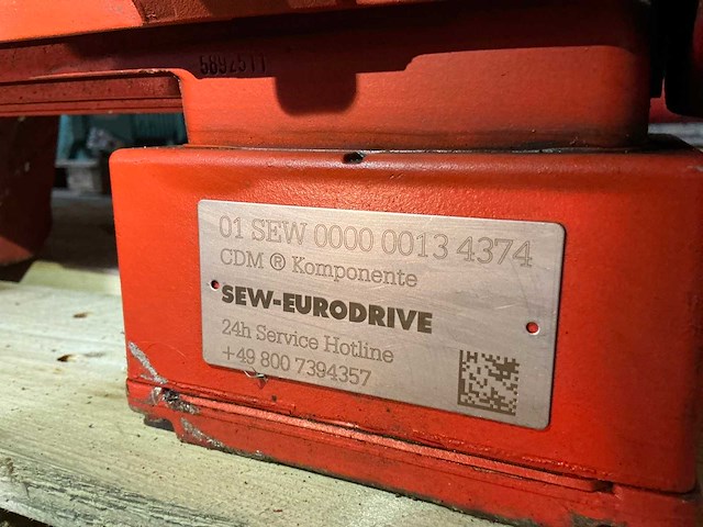 Sew eurodrive elektromotor met vertragingskast - afbeelding 8 van  8