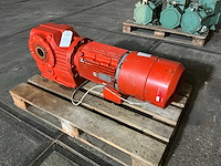 Sew eurodrive elektromotor met vertragingskast - afbeelding 2 van  6