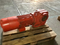 Sew eurodrive elektromotor met vertragingskast - afbeelding 3 van  7