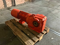 Sew eurodrive elektromotor met vertragingskast - afbeelding 4 van  7