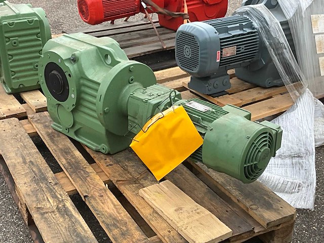 Sew eurodrive elektromotor + reductorkast - afbeelding 1 van  4