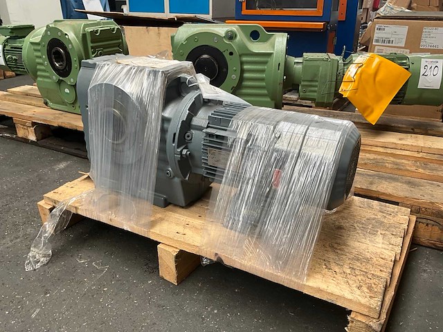 Sew eurodrive elektromotor + reductorkast - afbeelding 2 van  4