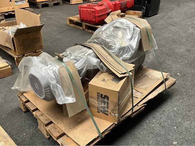 Sew eurodrive elektromotor + reductorkast - afbeelding 1 van  5