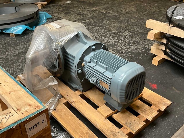 Sew eurodrive elektromotor + reductorkast - afbeelding 1 van  4
