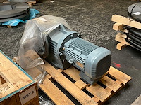 Sew eurodrive elektromotor + reductorkast - afbeelding 1 van  4