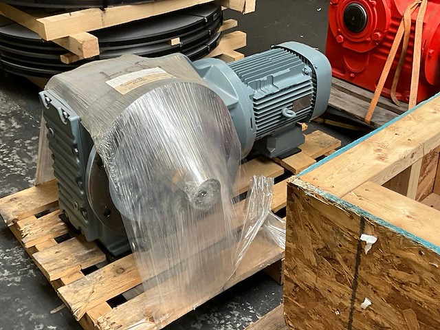 Sew eurodrive elektromotor + reductorkast - afbeelding 2 van  4
