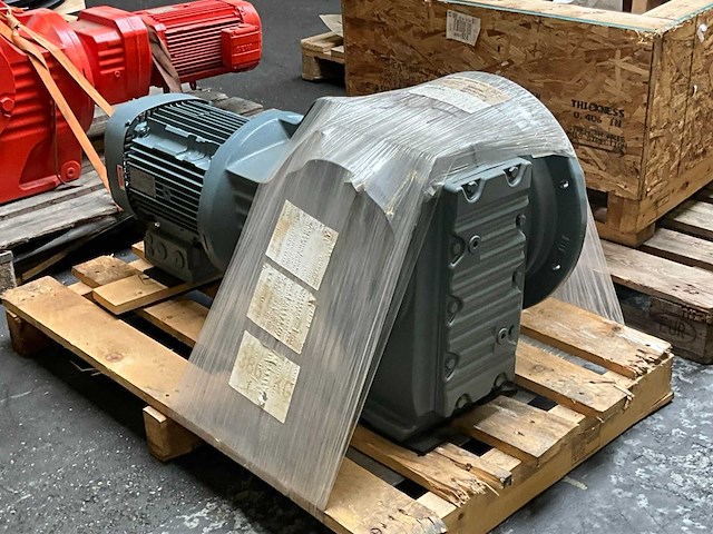 Sew eurodrive elektromotor + reductorkast - afbeelding 3 van  4
