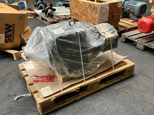 Sew eurodrive elektromotor + reductorkast - afbeelding 1 van  5
