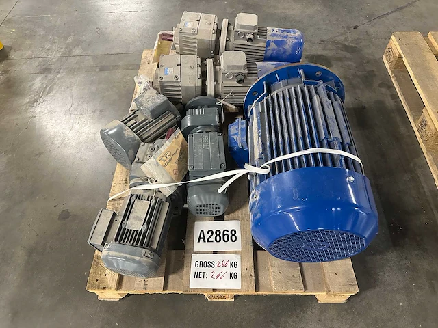 Sew eurodrive, hydro-mec - partij diverse elektromotoren - afbeelding 1 van  7