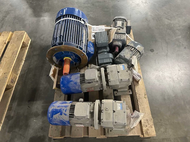 Sew eurodrive, hydro-mec - partij diverse elektromotoren - afbeelding 3 van  7