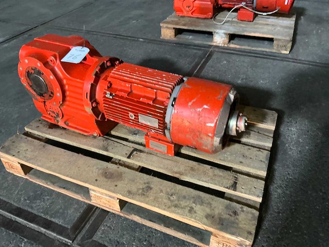 Sew eurodrive ka97….. elektromotor met vertragingskast - afbeelding 3 van  8