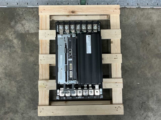Sew eurodrive mdx61b-0370-503-4-0t 51,1kva frequentieregelaar - afbeelding 3 van  10