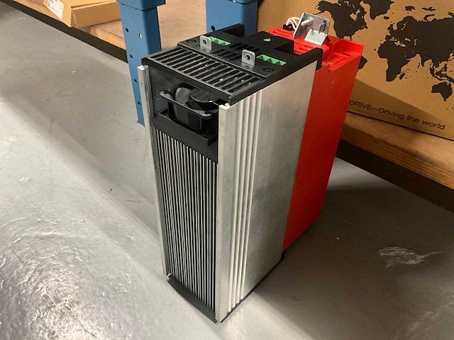 Sew-eurodrive movitrac mc07b0075-5a3-4-00 frequentieregelaar - afbeelding 2 van  7