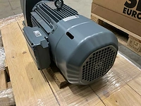 Sew-eurodrive r67 drn100l4/be5/tf/ri 3kw reductiemotor - afbeelding 4 van  5
