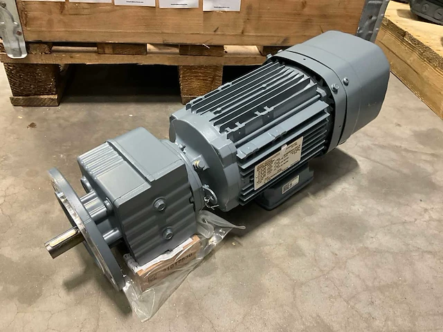 Sew-eurodrive rf 17 drn80m4/ekbc 0,75kw reductiemotor - afbeelding 2 van  6