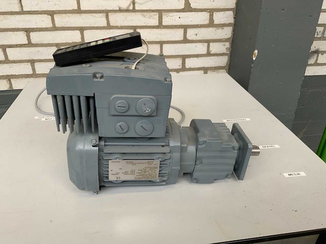 Sew eurodrive rf07 drs71m4/mm07/ln elektromotor - afbeelding 1 van  7