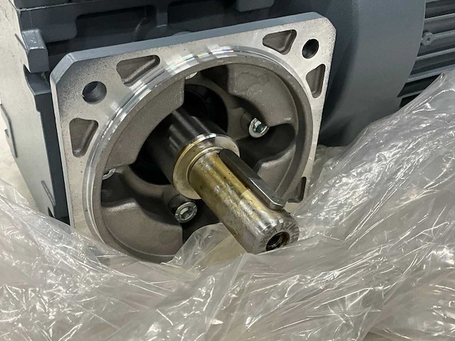 Sew-eurodrive wf10 drn63ms4/msw/b0/avs1/th elektromotor (4x) - afbeelding 3 van  7