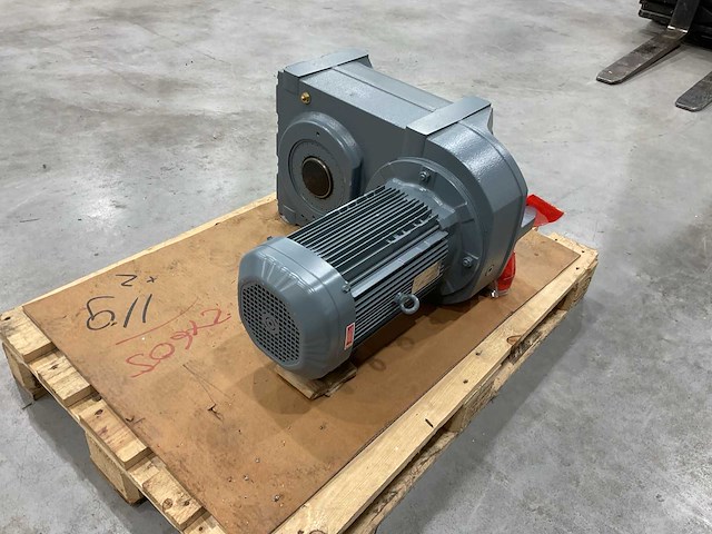 Sew fa97/g drn132s2/ln elektromotor vertraging - afbeelding 4 van  6