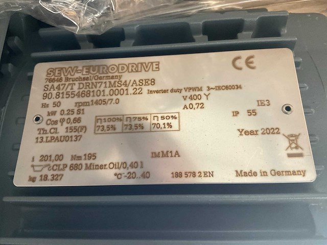 Sew kf87drn112m4 elektromotor met reductor (2x) - afbeelding 2 van  11