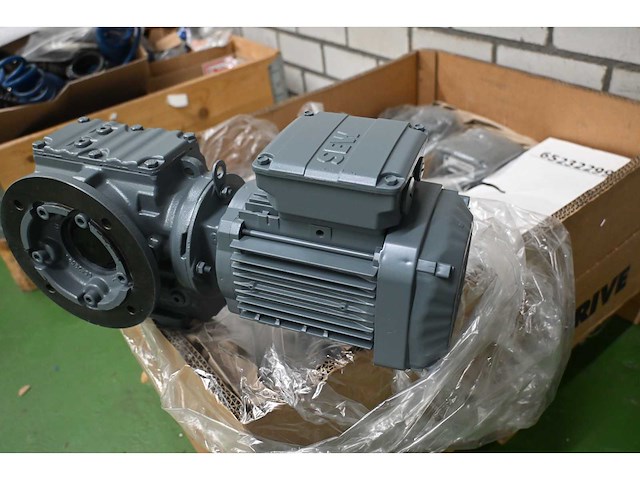 Sew saf47 drn71m4 elektromotor - ongebruikt (5x) - afbeelding 4 van  5