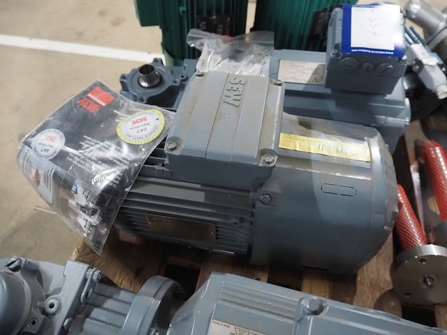 Sew - afbeelding 3 van  13