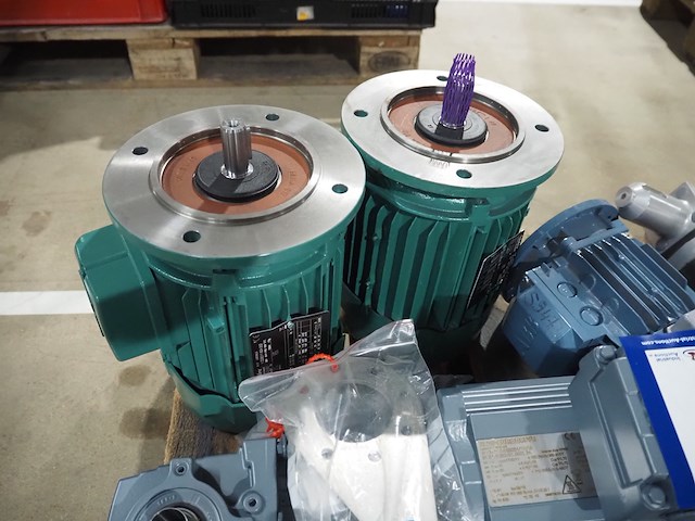 Sew - afbeelding 5 van  13