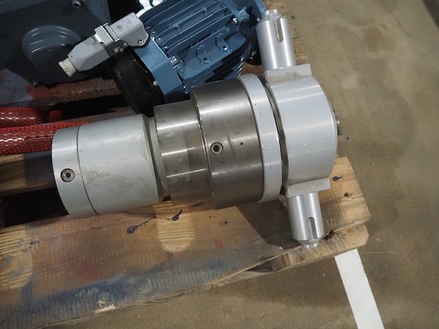 Sew - afbeelding 9 van  13