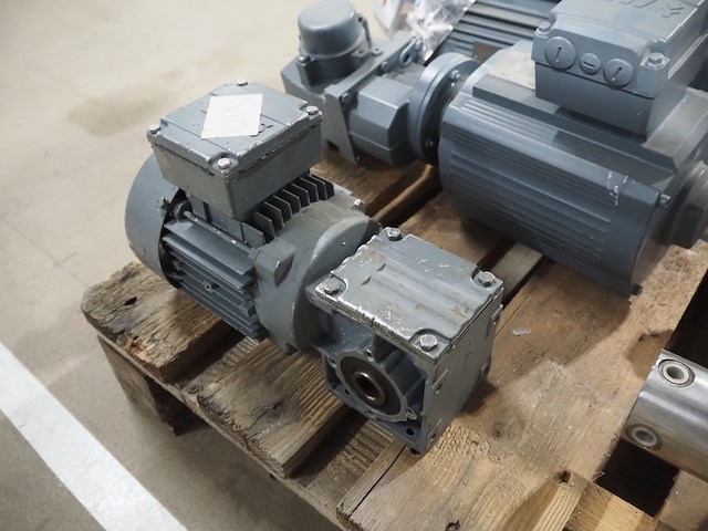 Sew - afbeelding 13 van  13