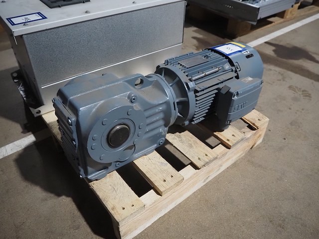 Sew - afbeelding 3 van  6