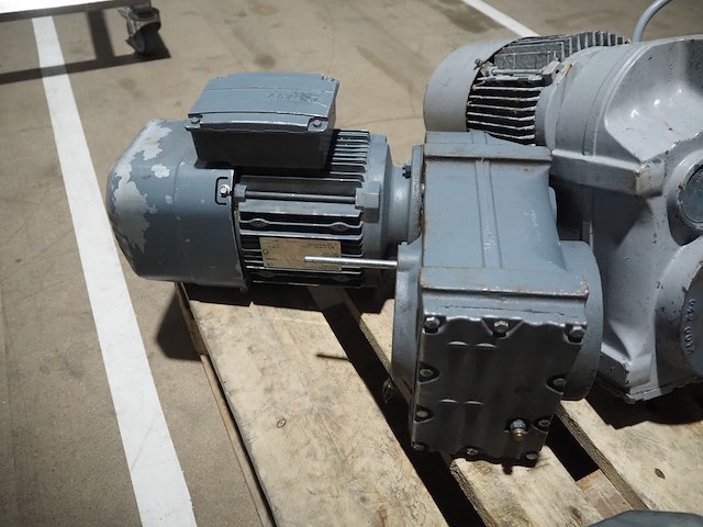 Sew - afbeelding 2 van  13