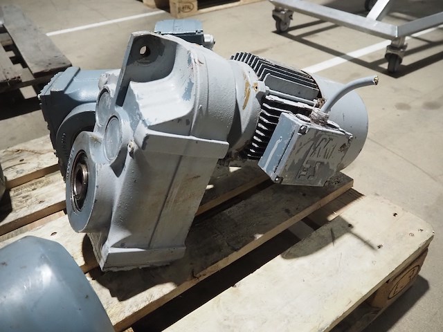 Sew - afbeelding 4 van  13