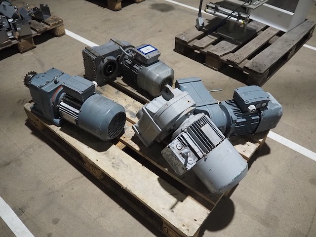 Sew - afbeelding 1 van  13