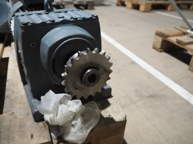 Sew - afbeelding 10 van  13