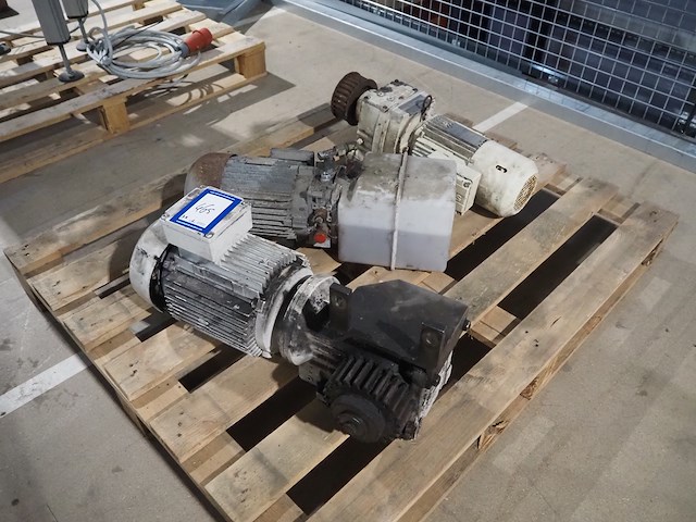 Sew - afbeelding 2 van  9