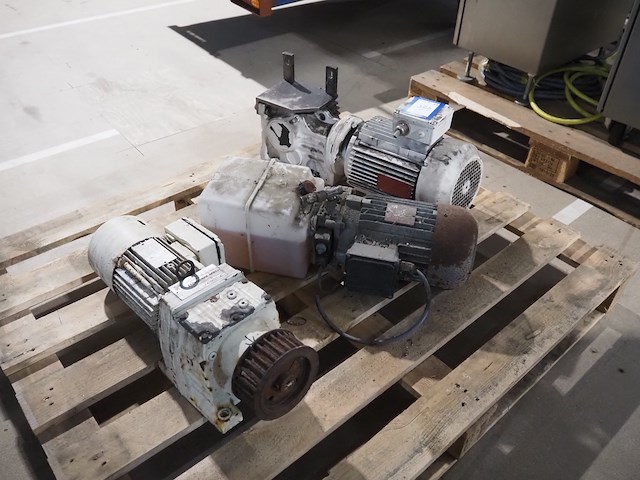 Sew - afbeelding 4 van  9