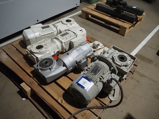 Sew - afbeelding 1 van  8