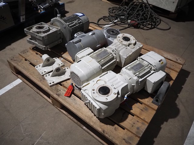 Sew - afbeelding 3 van  8