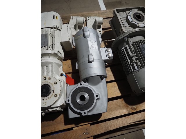 Sew - afbeelding 7 van  8