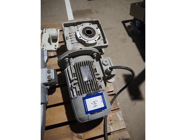 Sew - afbeelding 8 van  8