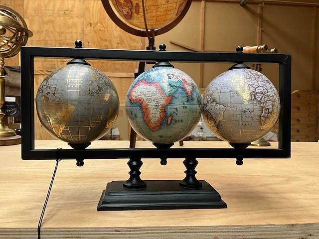 Sfd 3 delige wereldbol - afbeelding 1 van  1