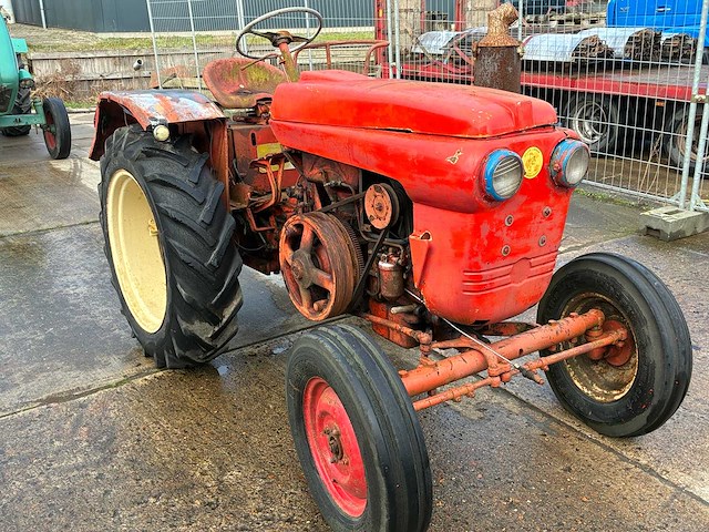 Sfma - vierzon super 204 - oldtimer tractor - afbeelding 1 van  13